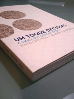 Um toque decisivo (A small but crucial push) -