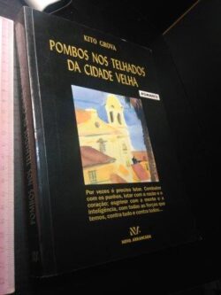 Pombos nos telhados da cidade velha - Kito Grova