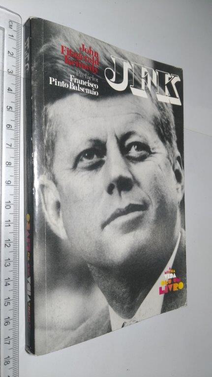 https://esconderijodoslivros.pt/wp-content/uploads/2019/11/B10-Livro-n%c3%a3o-catalogado-38.jpg https://esconderijodoslivros.pt/wp-content/uploads/2019/11/B10-Livro-n%c3%a3o-catalogado-38.jpg