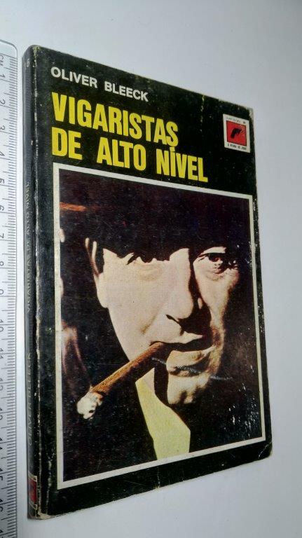 https://esconderijodoslivros.pt/wp-content/uploads/2020/01/B26-Livro-n%c3%a3o-catalogado-28.jpg https://esconderijodoslivros.pt/wp-content/uploads/2020/01/B26-Livro-n%c3%a3o-catalogado-28.jpg