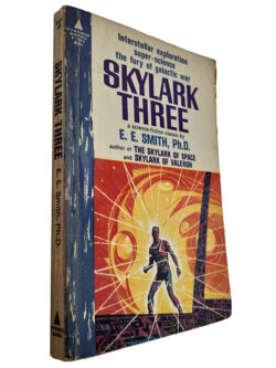 Skylark three - E. E. Smith