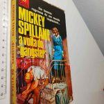 A volta do "gangster" - Mickey Spillane