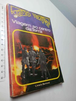 Viagem ao centro da Terra - Júlio Verne