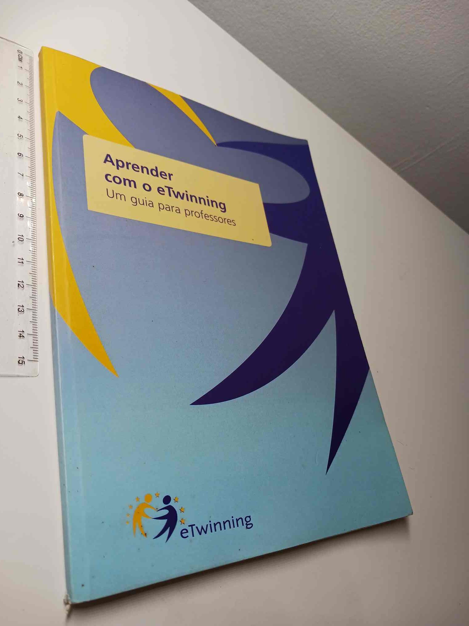 30-39DD12 - (7) Aprender com o eTwinning - Um guia para professores - Image 1