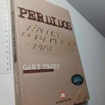 Perdidos (Entre o bem e o mal) - Gary Troup