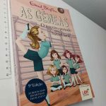 As gémeas: O terceiro período em Santa Clara - Enid Blyton