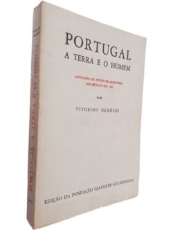 https://esconderijodoslivros.pt/wp-content/uploads/2025/08/9E2-40-rotated.jpg