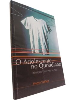 https://esconderijodoslivros.pt/wp-content/uploads/2025/08/9E6-34-rotated.jpg