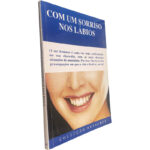 Com um sorriso nos lábios -